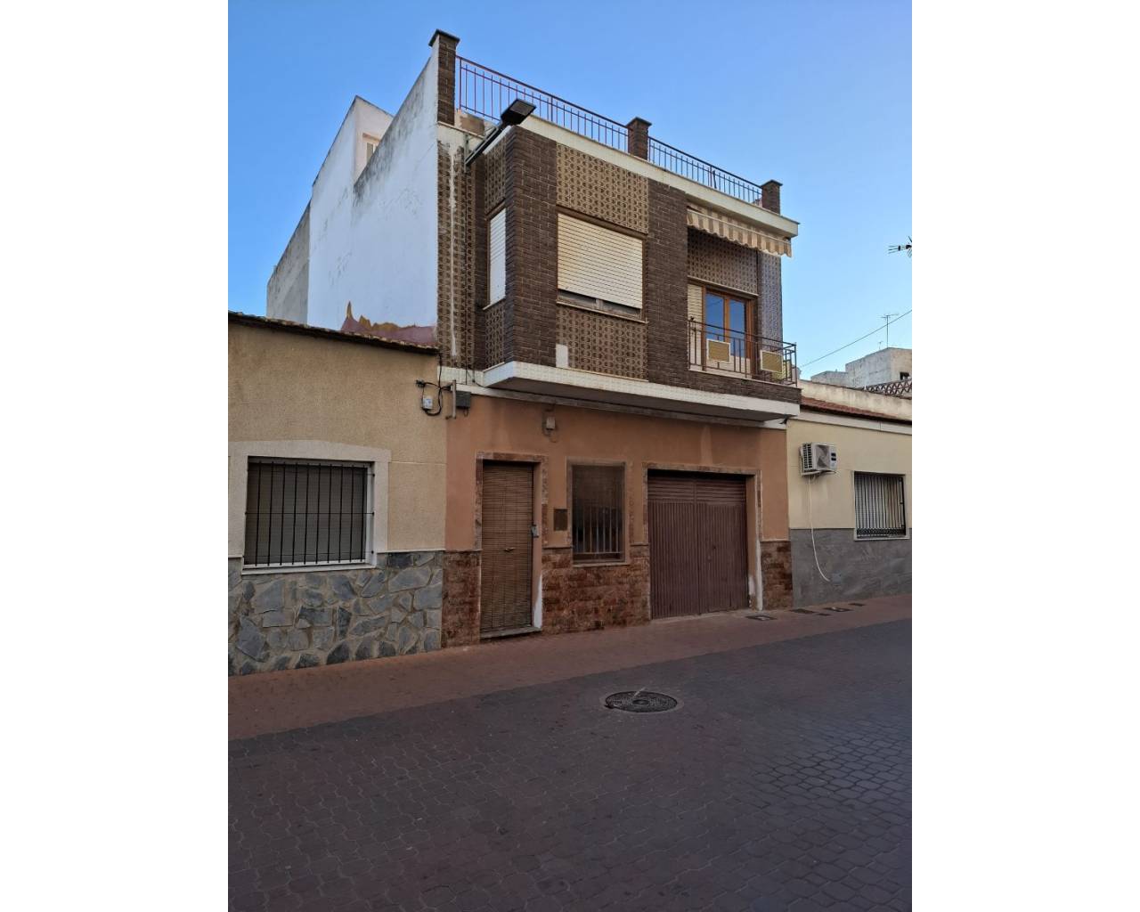 Casa adosada / Duplex - Venta - Dolores - Dolores