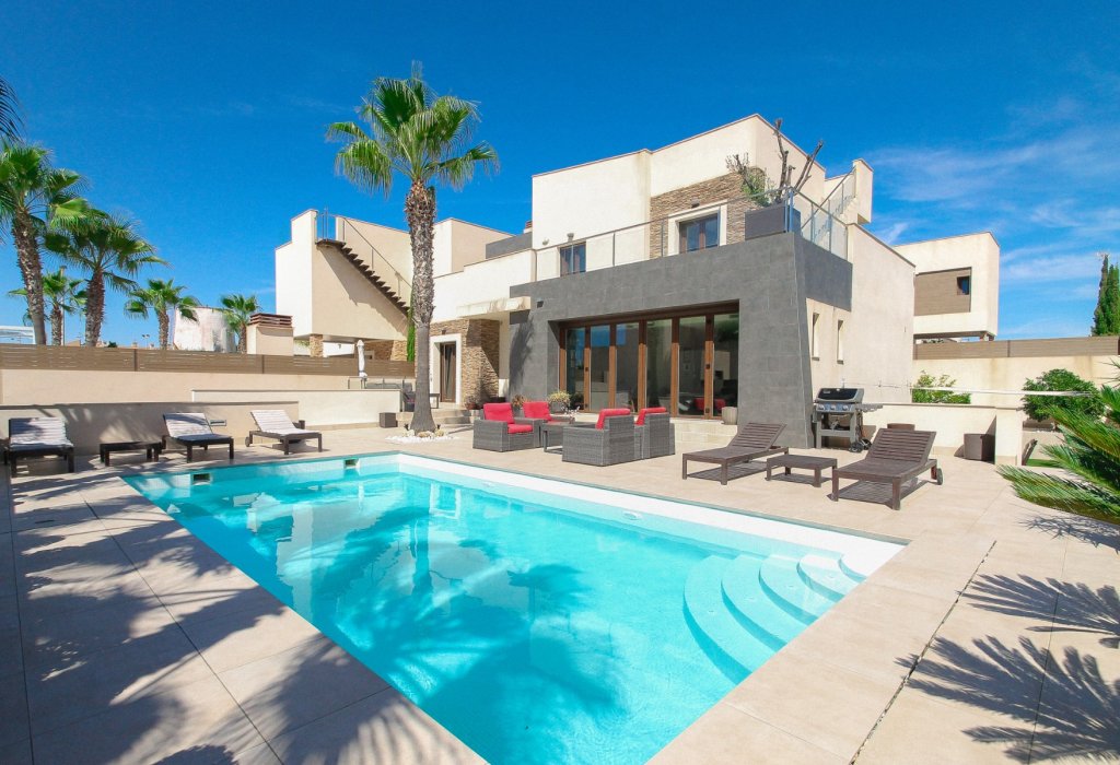 Prodej - Villa - Torrevieja - Aguas Nuevas