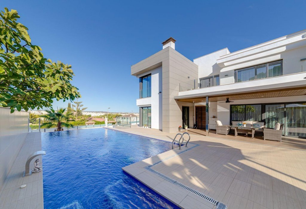 Prodej - Villa - Torrevieja - Los Balcones