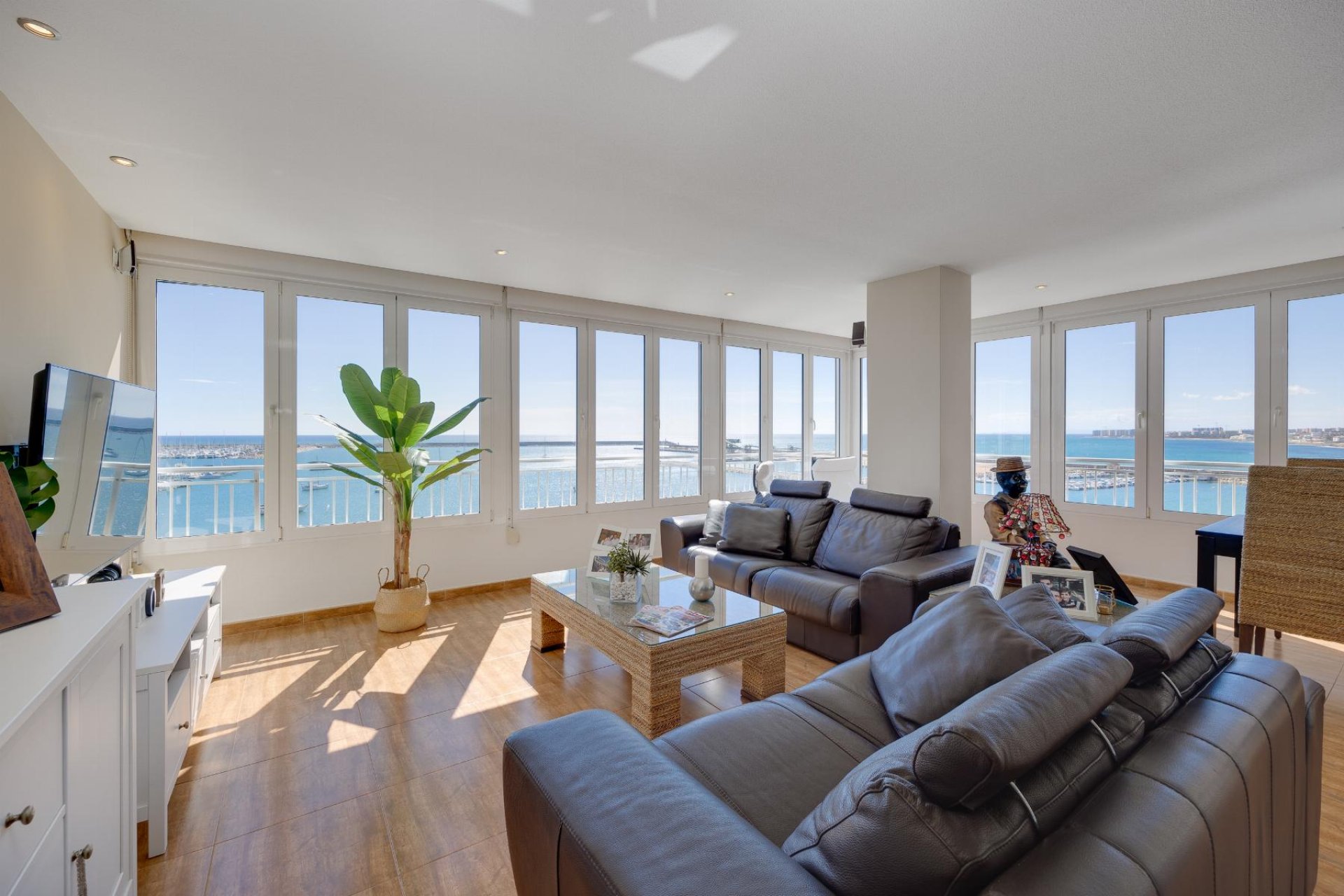 Sale - Apartamento - Torrevieja - Playa Acequion