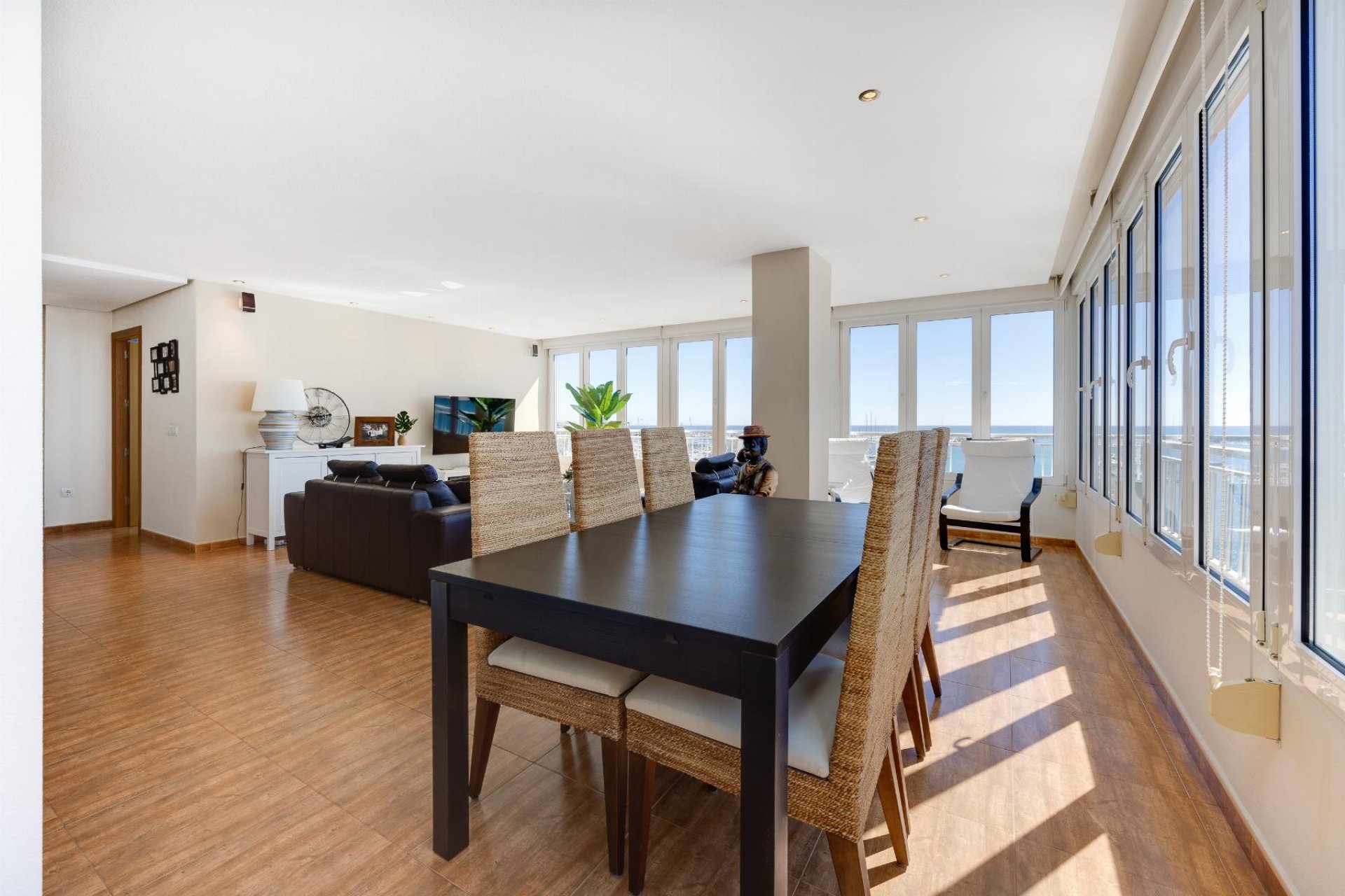 Sale - Apartamento - Torrevieja - Playa Acequion