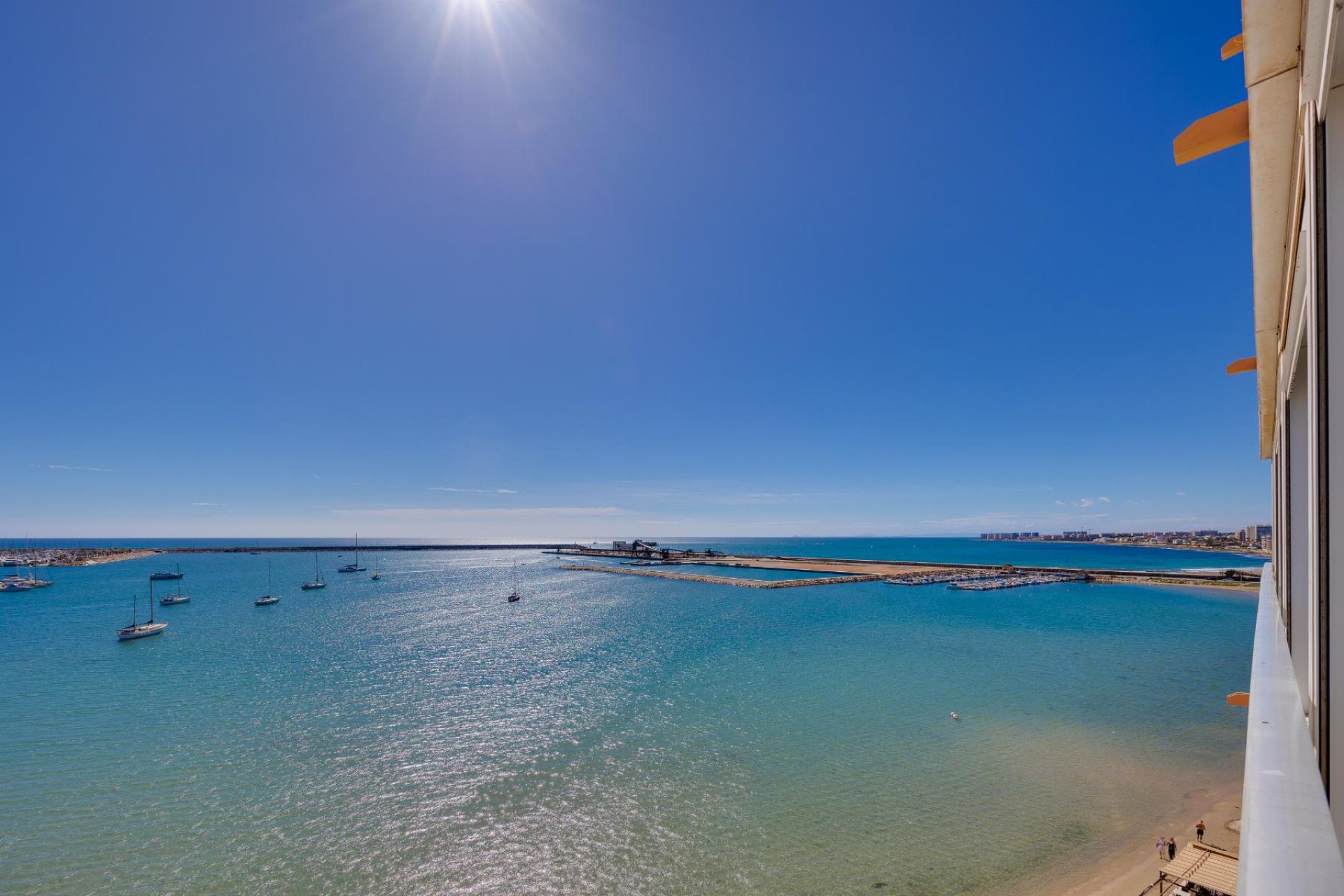 Sale - Apartamento - Torrevieja - Playa Acequion