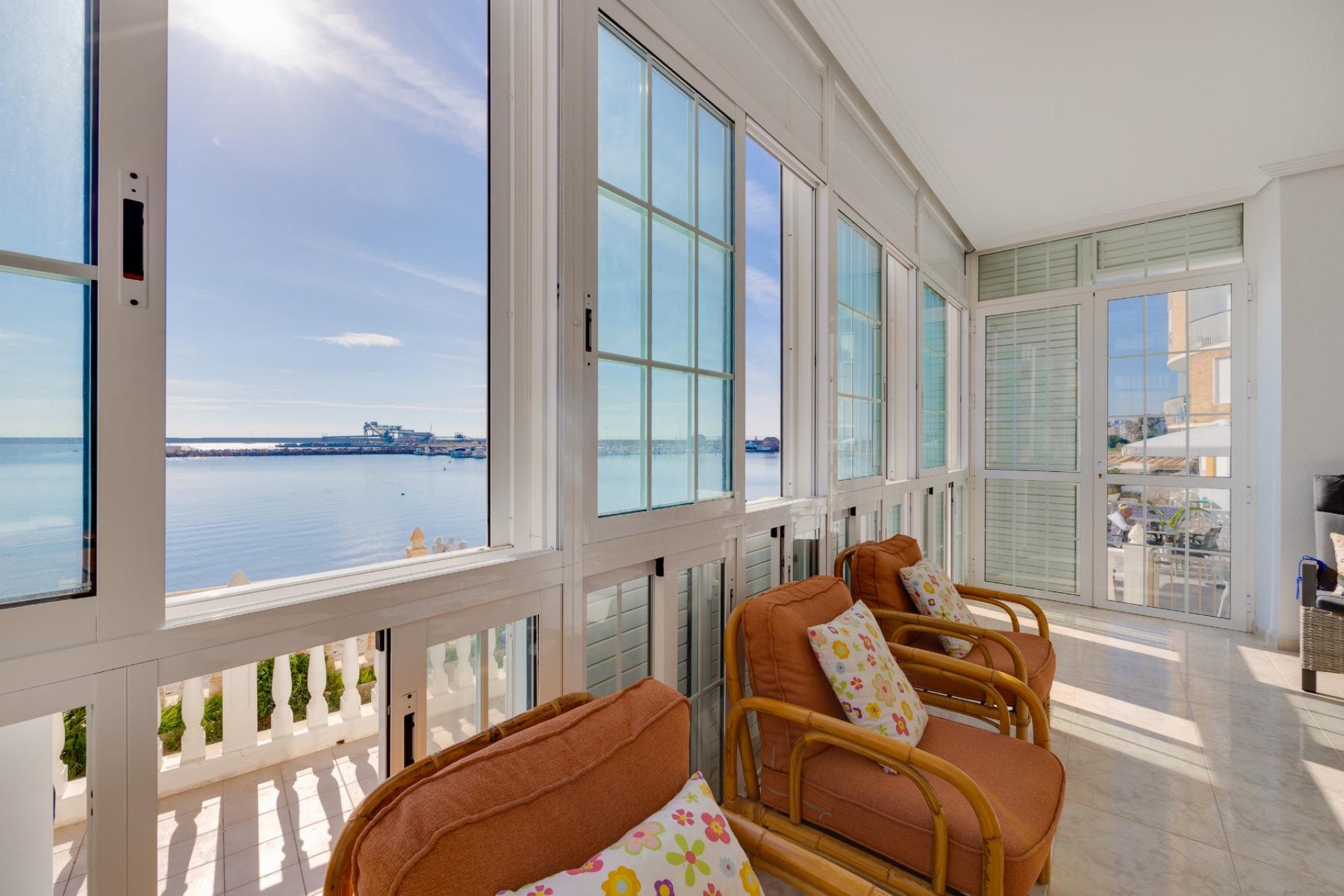 Sale - Apartamento - Torrevieja - Playa del Acequión