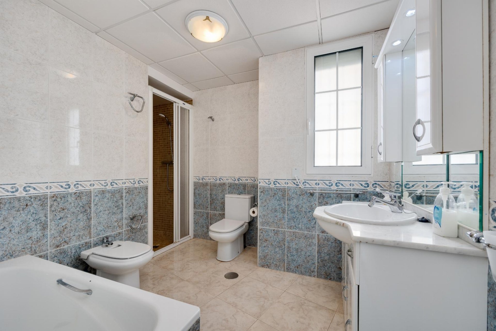 Sale - Apartamento - Torrevieja - Playa del Acequión