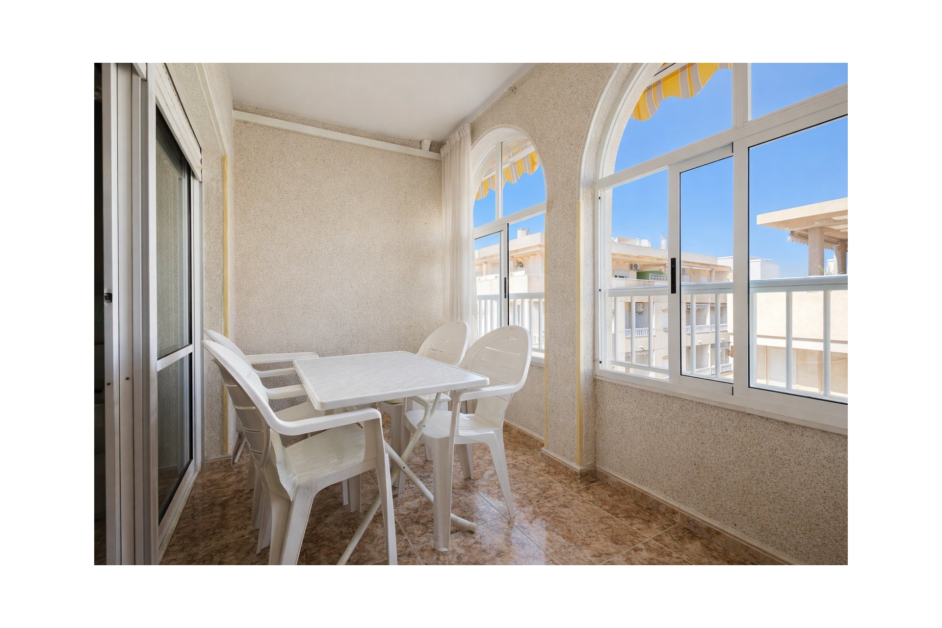 Sale - Apartamento - Torrevieja - Playa del Acequión