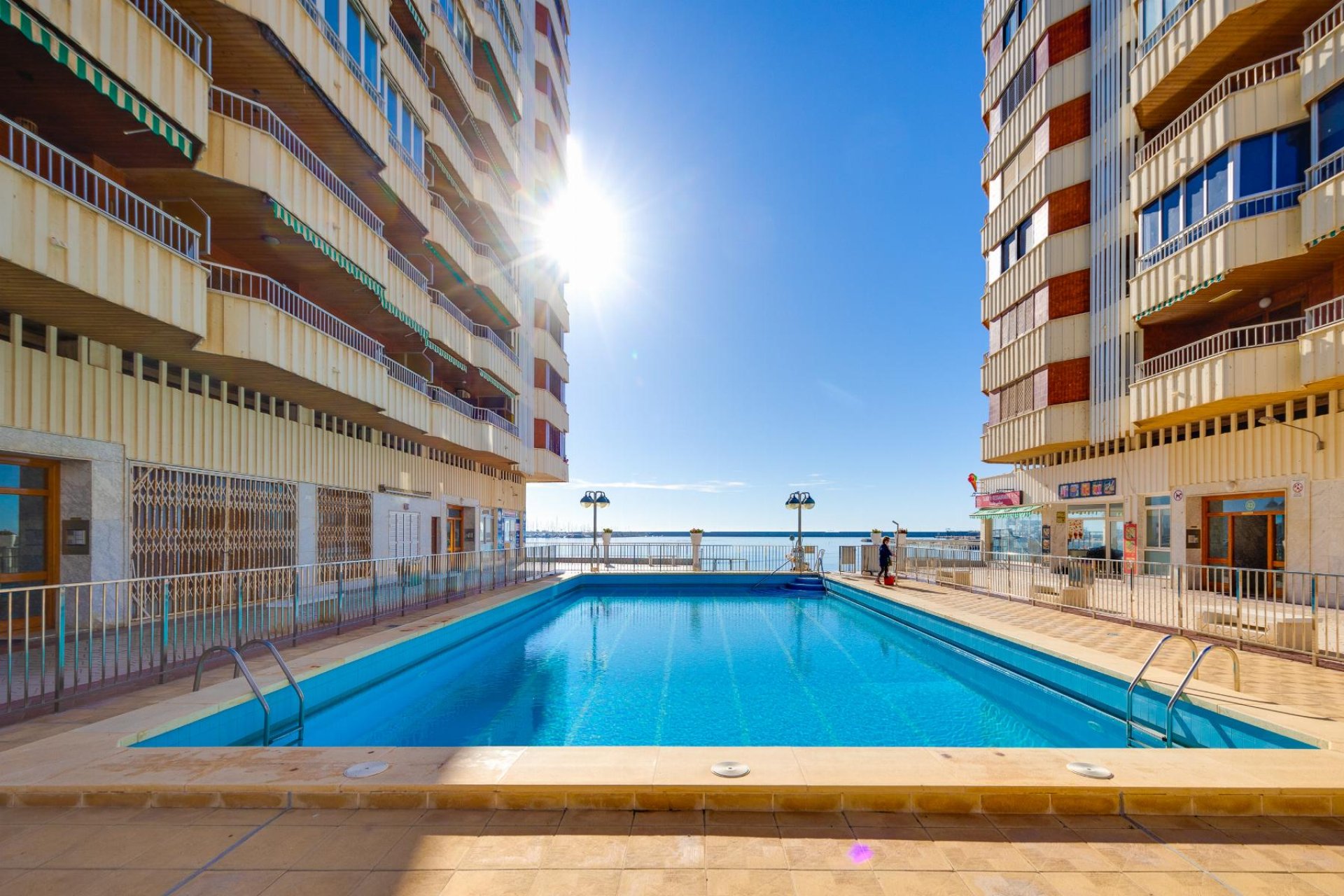 Sale - Apartment - Torrevieja - Playa del Acequión