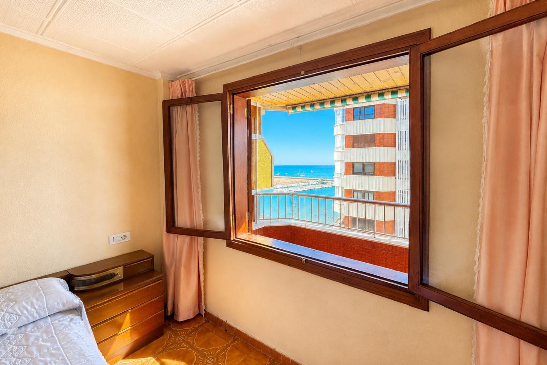 Sale - Apartment - Torrevieja - Playa del Acequión