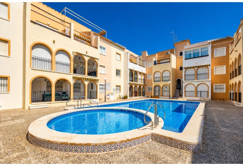 Sale - Bungalow - Torrevieja - playa de los naufragos