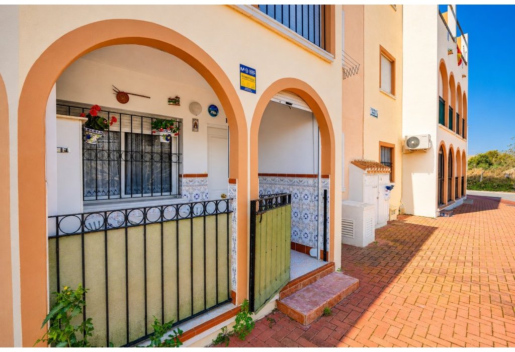 Sale - Bungalow - Torrevieja - playa de los naufragos