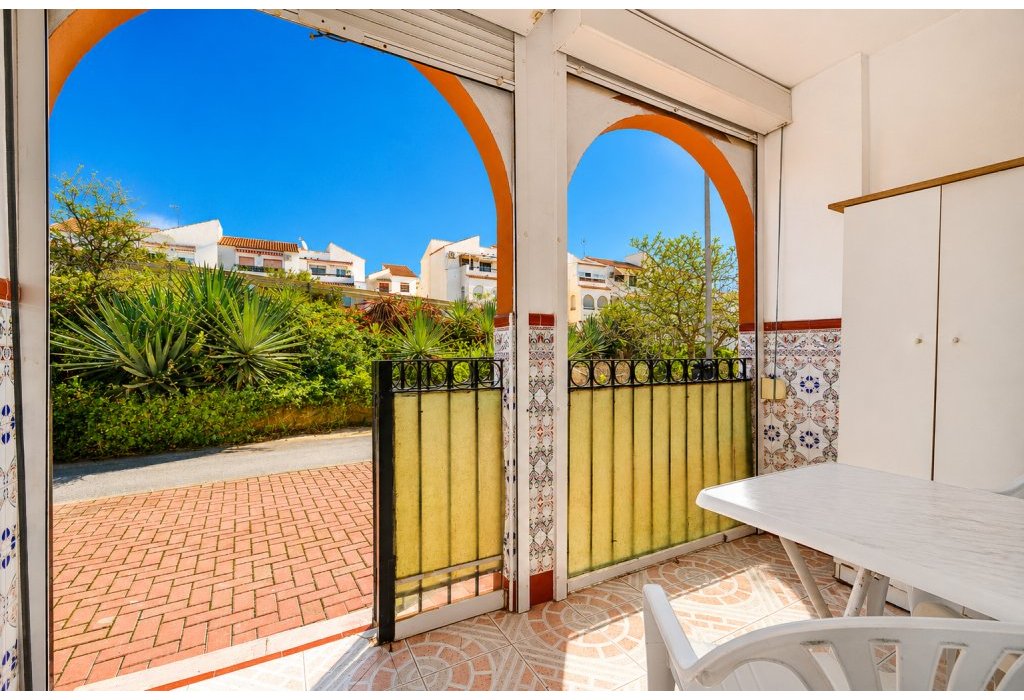 Sale - Bungalow - Torrevieja - playa de los naufragos
