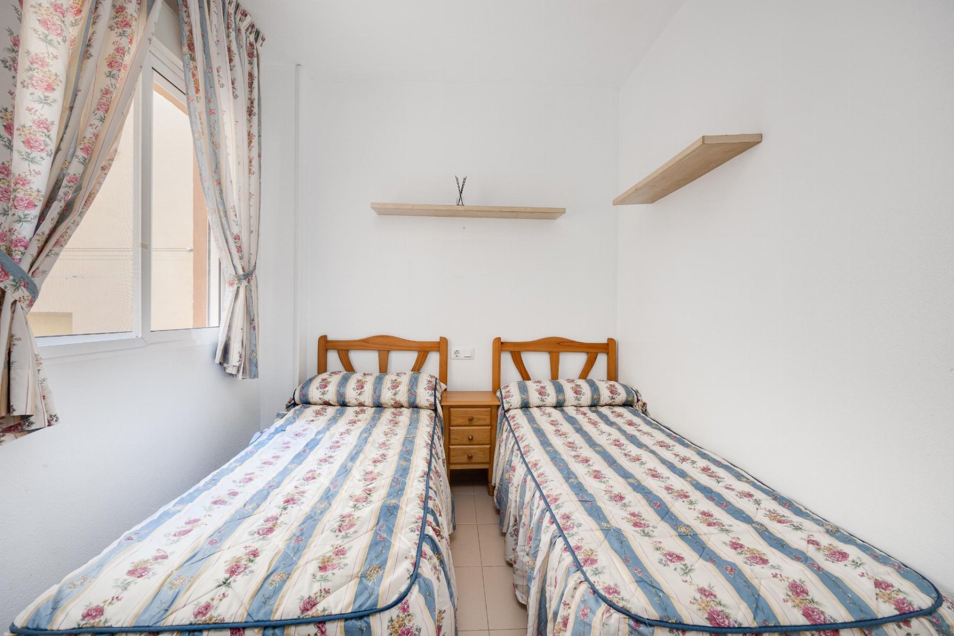 Sale - Bungalow - Torrevieja - playa de los naufragos