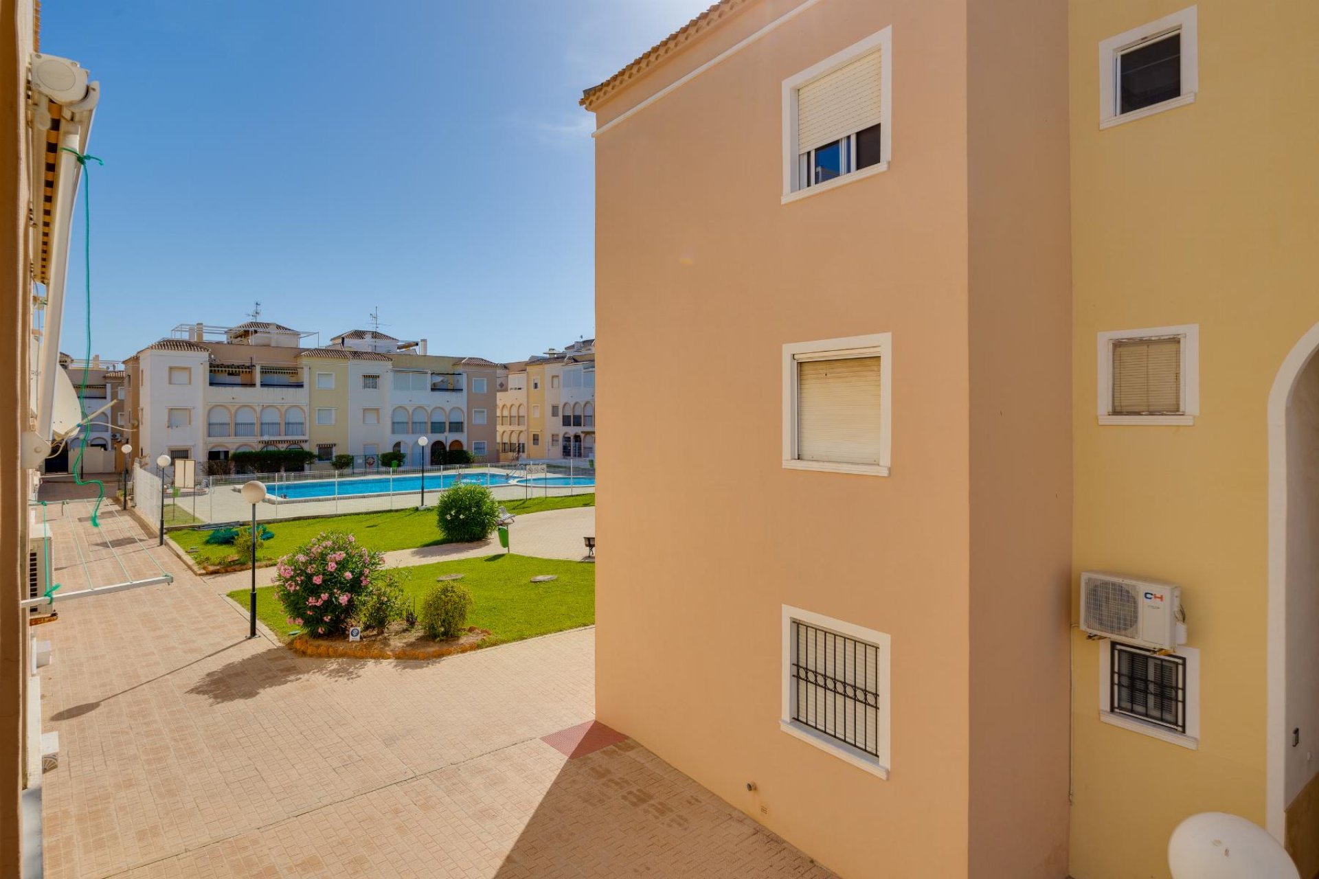 Sale - Bungalow - Torrevieja - playa de los naufragos
