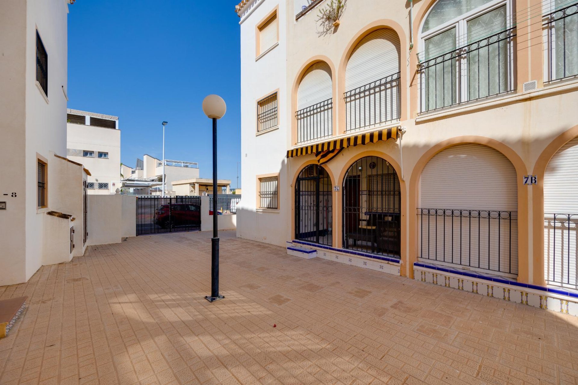 Sale - Bungalow - Torrevieja - playa de los naufragos