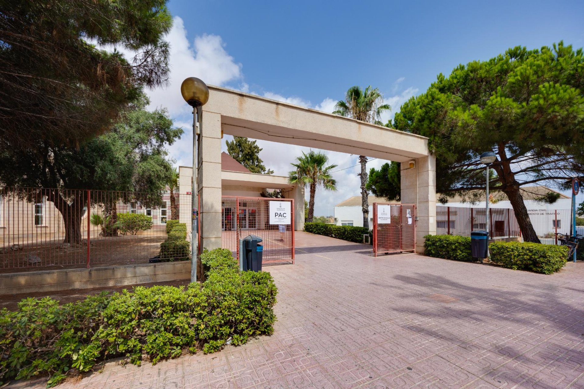 Sale - Bungalow - Torrevieja - Playa del Acequión