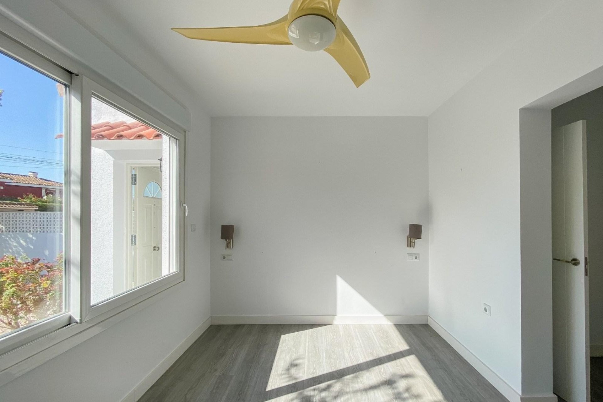 Sale - Chalet - Torrevieja - Aguas Nuevas