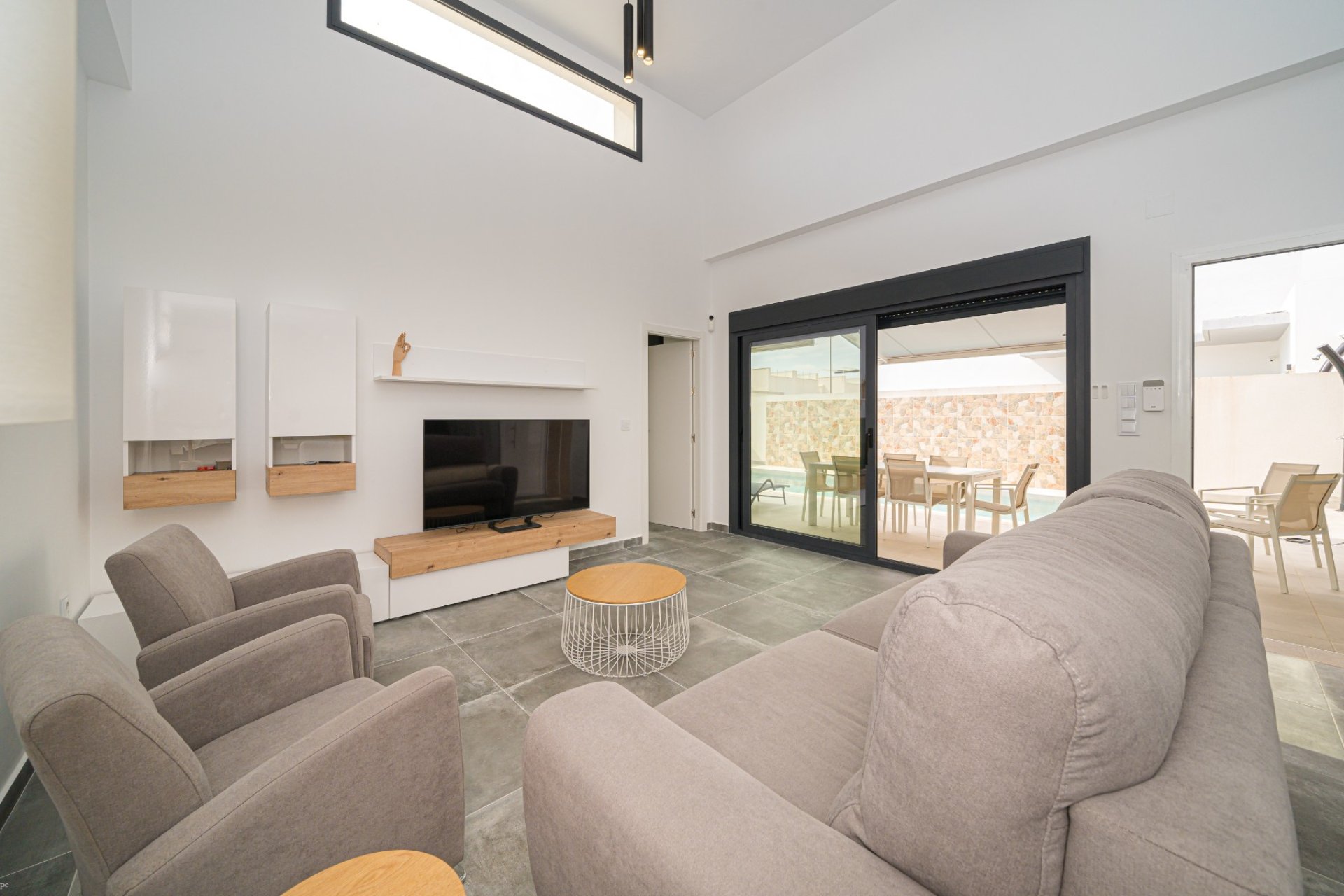 Sale - Townhouse - Daya Nueva