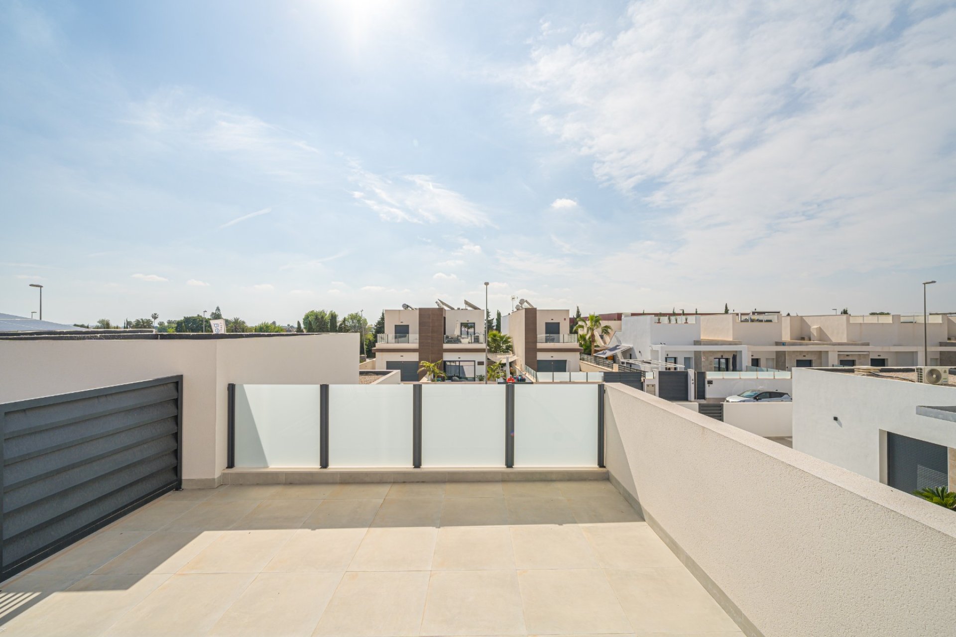 Sale - Townhouse - Daya Nueva