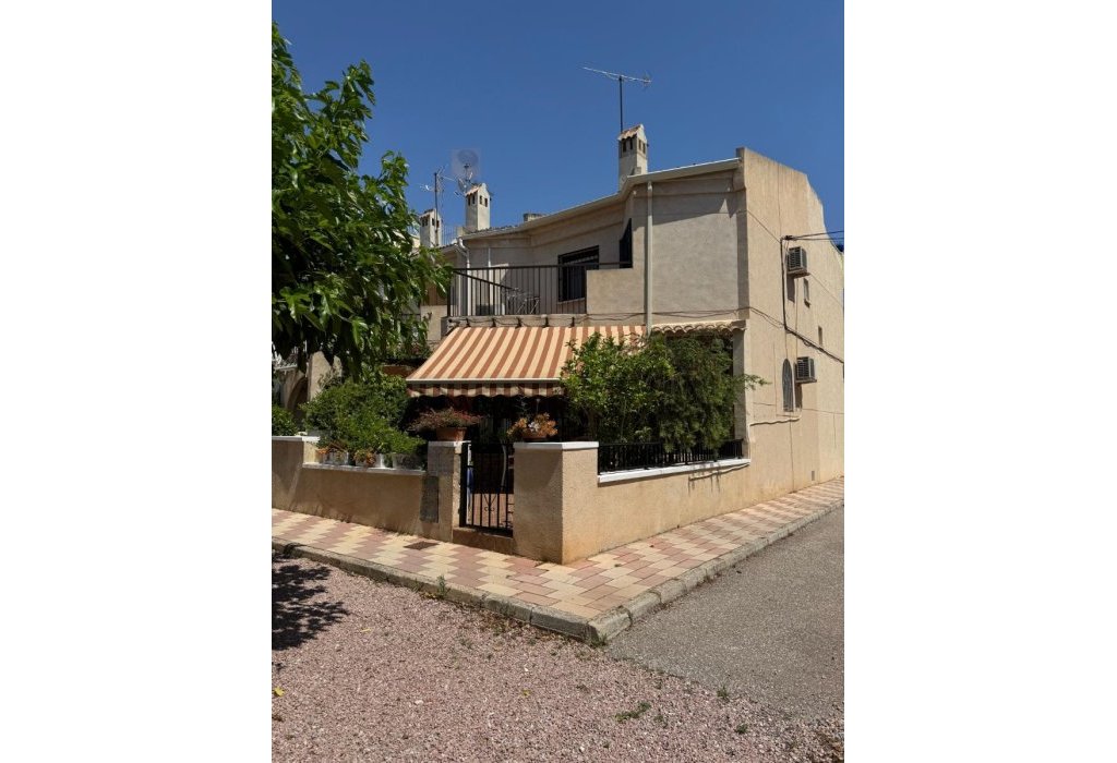 Sale - Townhouse / Duplex - Guardamar del Segura - Urbanizaciones