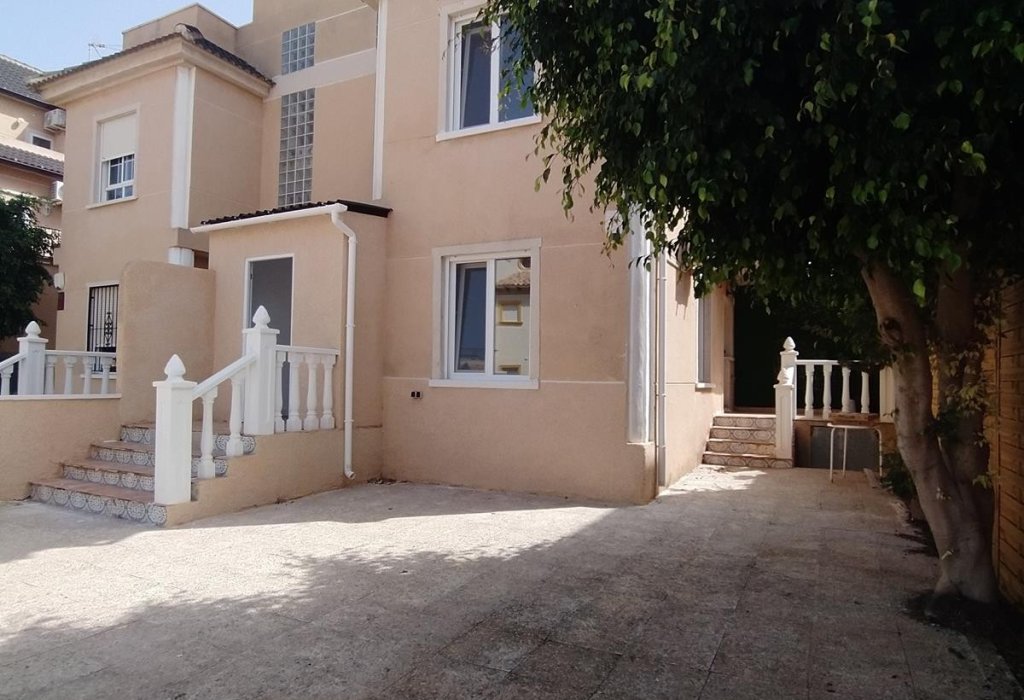 Sale - Townhouse / Duplex - Orihuela Costa - Cabo roig - La Zenia