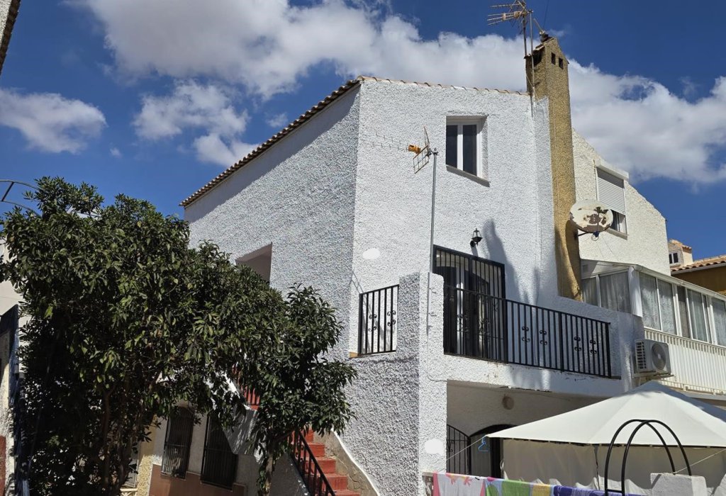 Sale - Townhouse - Torrevieja - Playa de los Locos