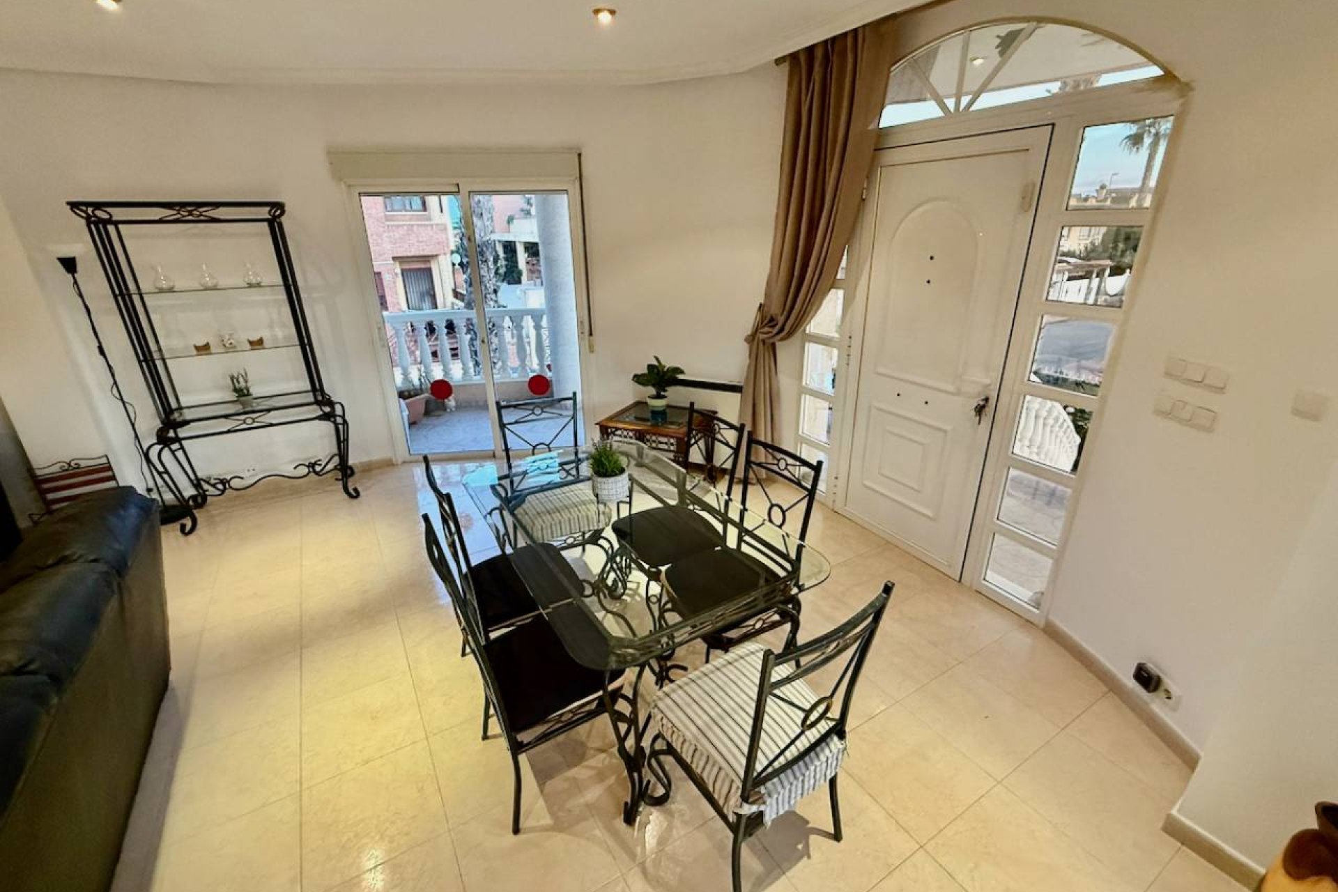 Sale - Villa - Benferri