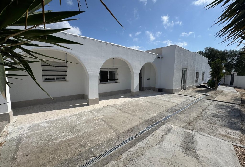 Sale - Villa - La Marina del Pinet - La Marina