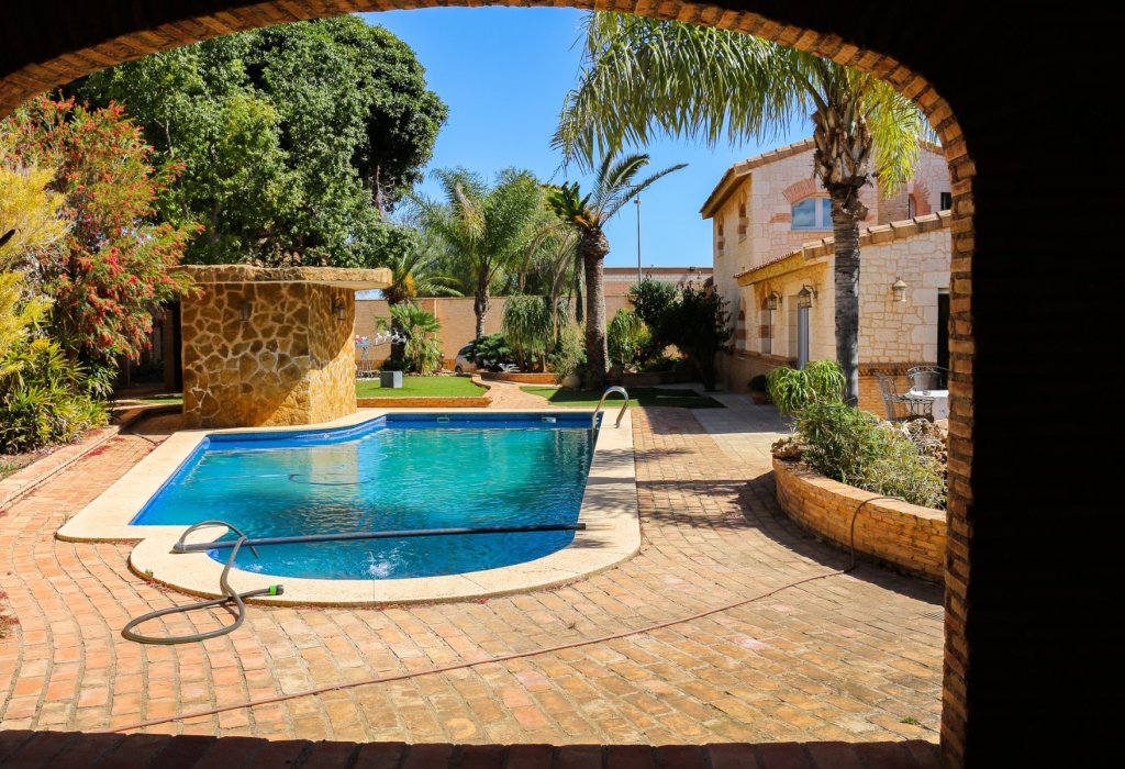 Sale - Villa - Los Urrutias