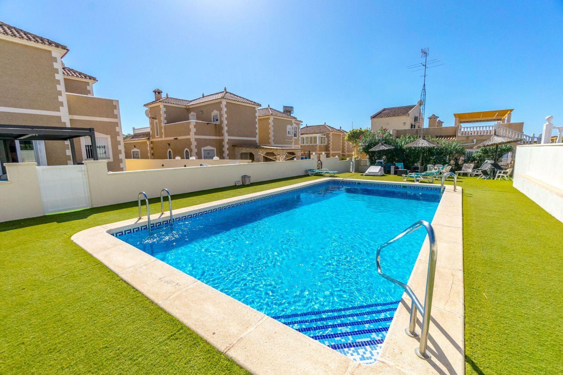 Sale - Villa - Orihuela Costa - Las Filipinas