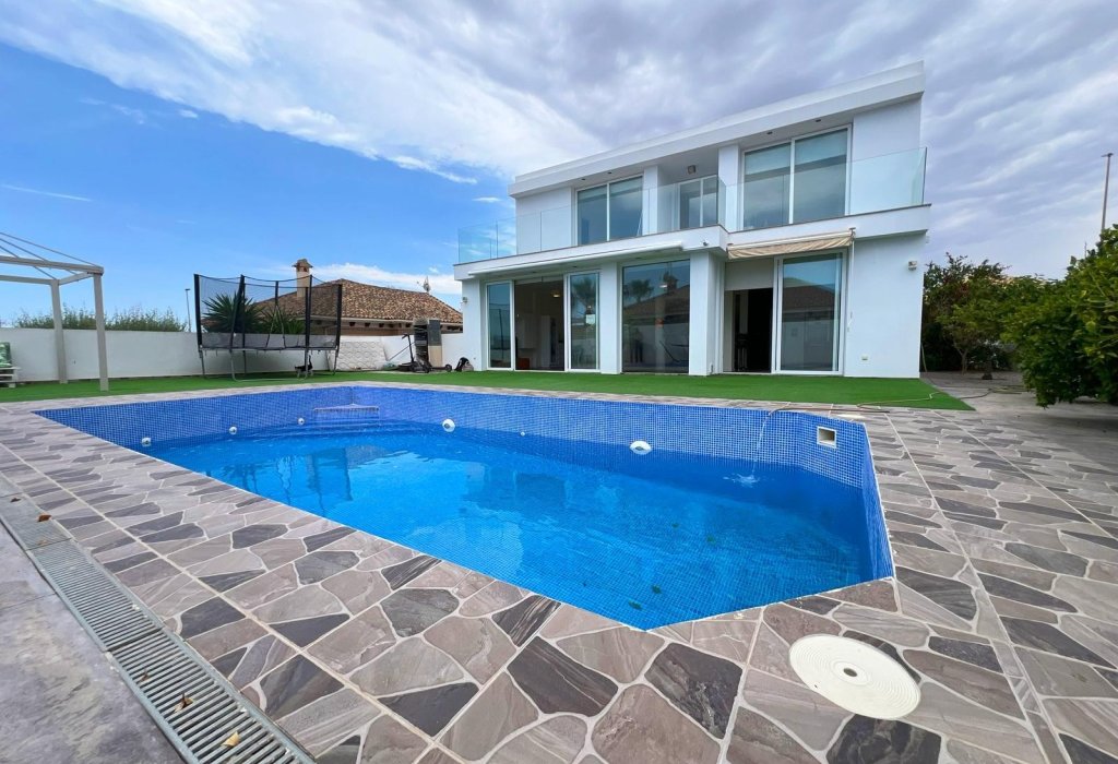 Sale - Villa - San Fulgencio