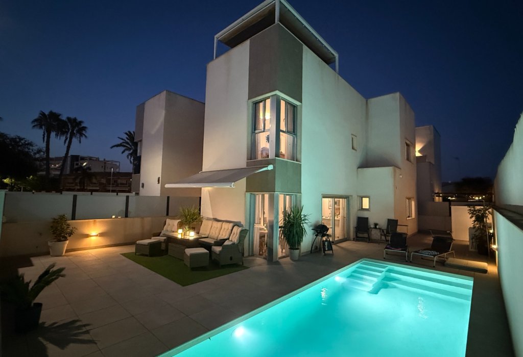 Sale - Villa - Santiago de la Ribera - Zona De La Playa