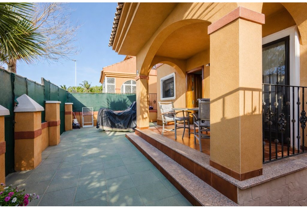 Sale - Villa - Torrevieja - Aguas Nuevas