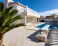 Sale - Villa - Torrevieja - Centro