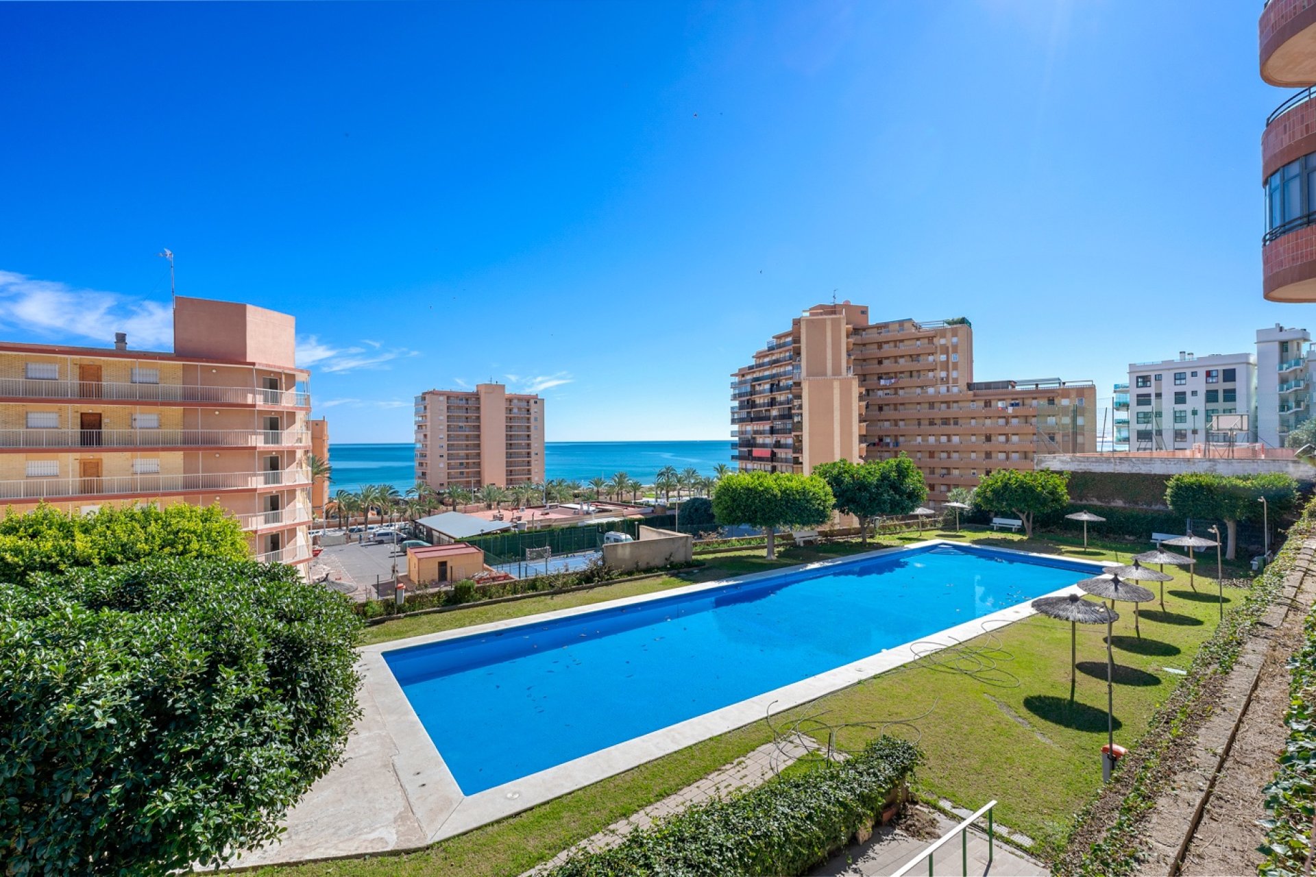 Venta - Apartamento - Arenales del Sol - Segunda linea playa
