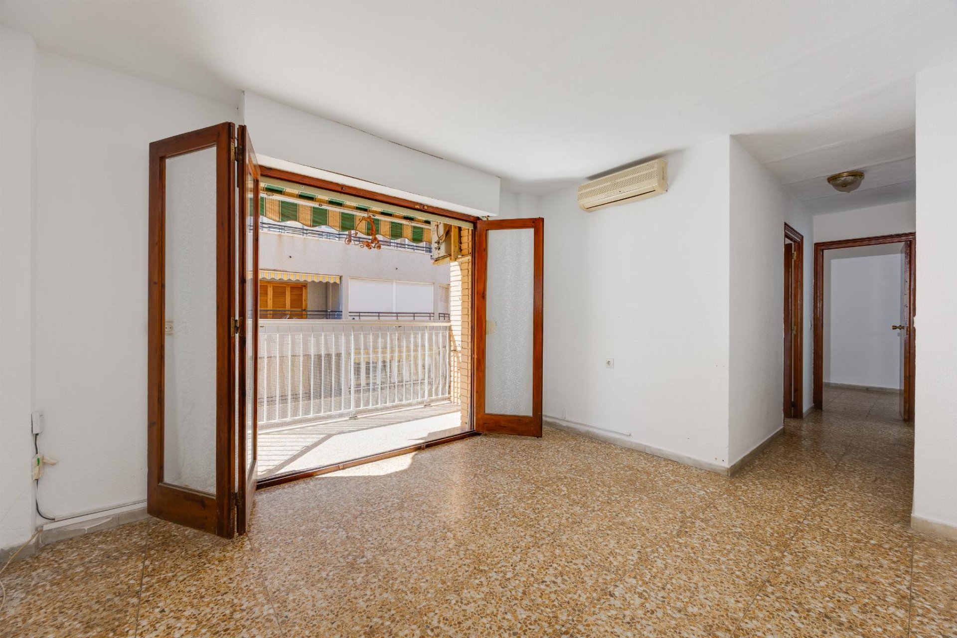 Venta - Apartamento - Torrevieja - Playa del Acequión