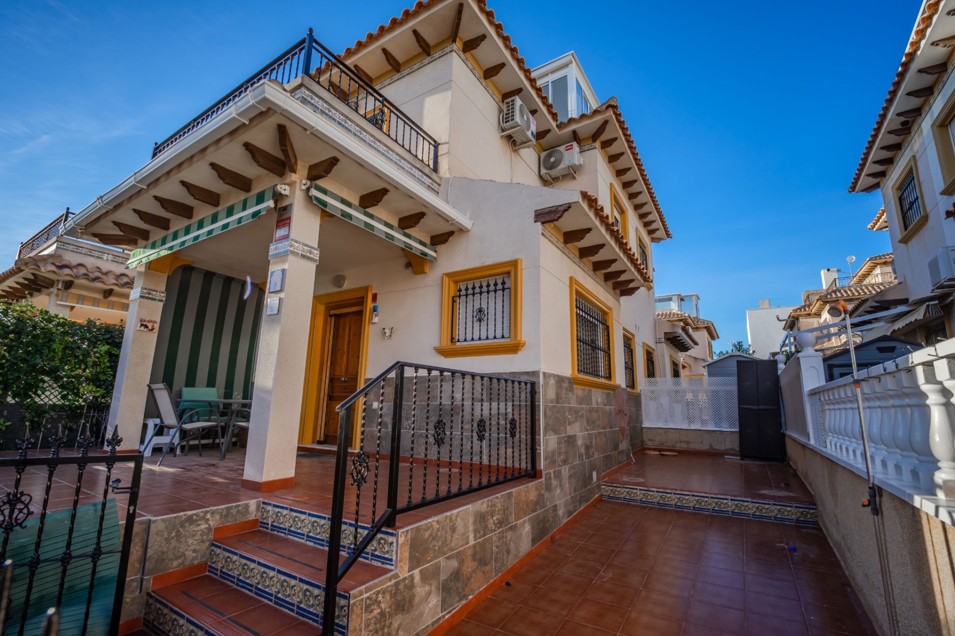 Venta - Chalet - La Zenia