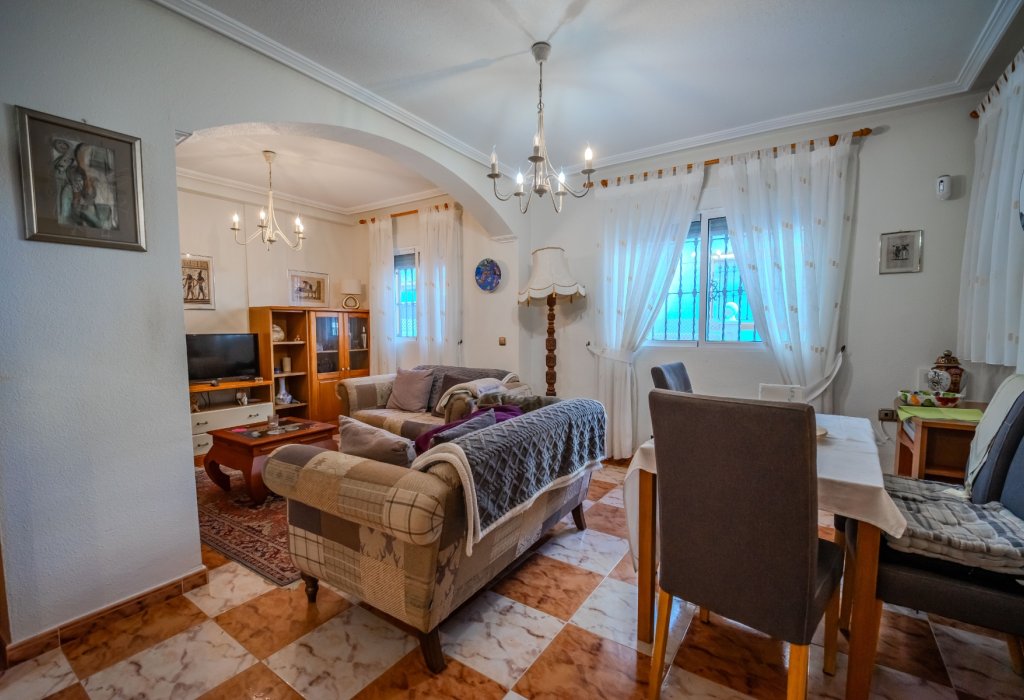 Venta - Chalet - La Zenia