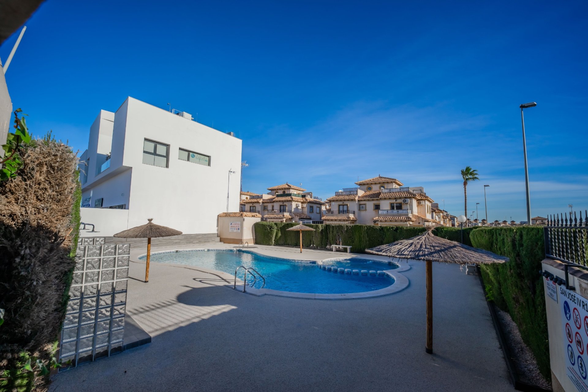 Venta - Chalet - La Zenia