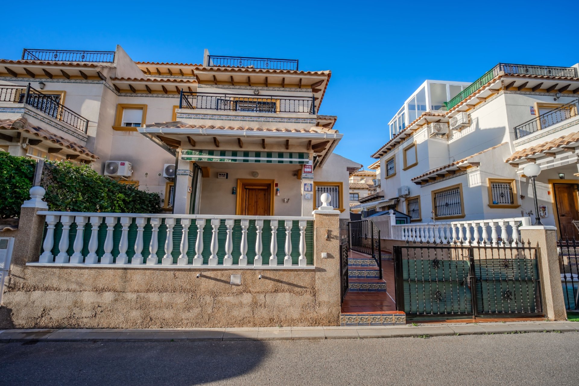 Venta - Chalet - La Zenia