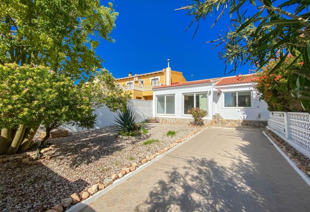 Venta - Chalet - Torrevieja - Aguas Nuevas