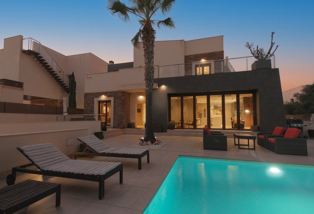 Venta - Chalet - Torrevieja - Aguas Nuevas