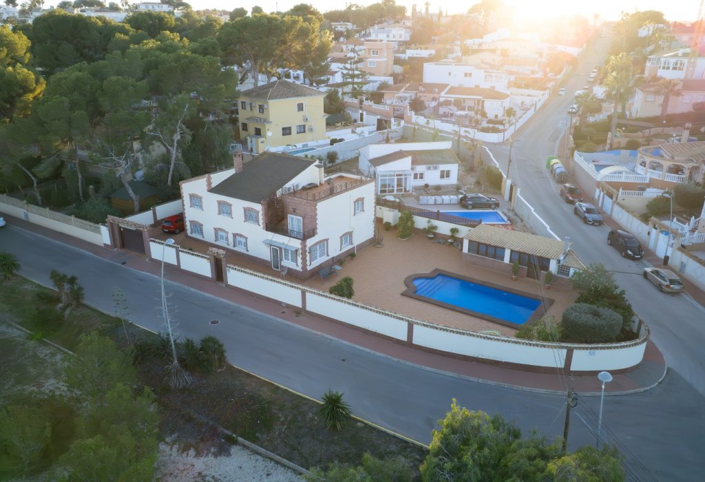 Venta - Chalet - Torrevieja - Los Balcones