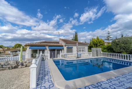 Villa - Sale - Torrevieja - Los Balcones - Los Altos del Edén