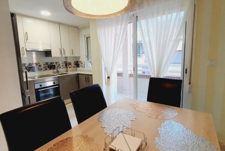 Sale - Apartment - Torrevieja - Centro