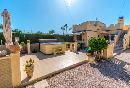 Venta - Chalet - Torrevieja - La Siesta - El Salado -  Torreta