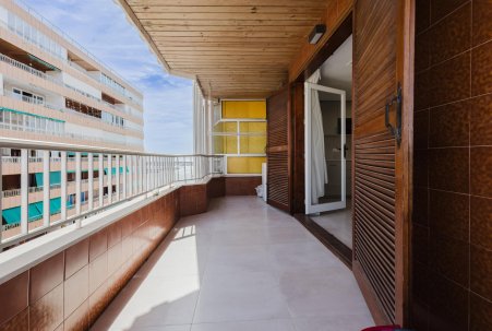 Sale - Apartamento - Torrevieja - Playa del Acequión