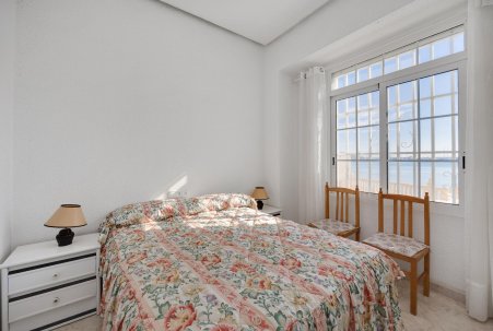 Sale - Apartamento - Torrevieja - Playa del Acequión