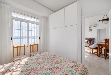 Sale - Apartamento - Torrevieja - Playa del Acequión