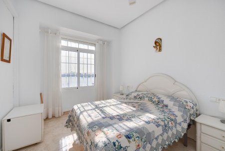 Sale - Apartamento - Torrevieja - Playa del Acequión