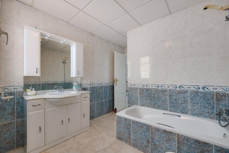 Sale - Apartamento - Torrevieja - Playa del Acequión