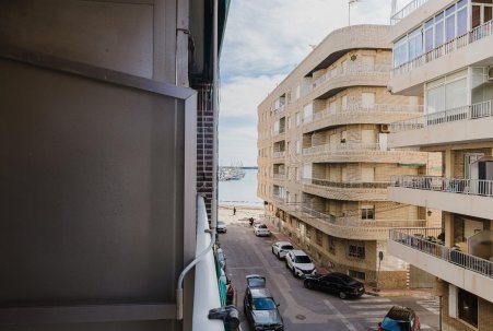 Sale - Apartamento - Torrevieja - Playa del Acequión